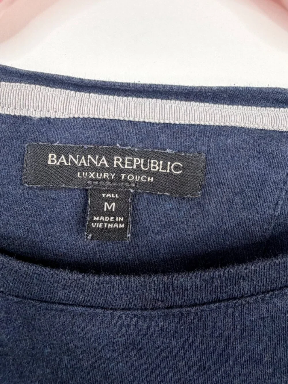 2/$30 Banana Republic Luxuy-Touch Crew-Neck T-Shirt Preppy Navy Medium #A2544